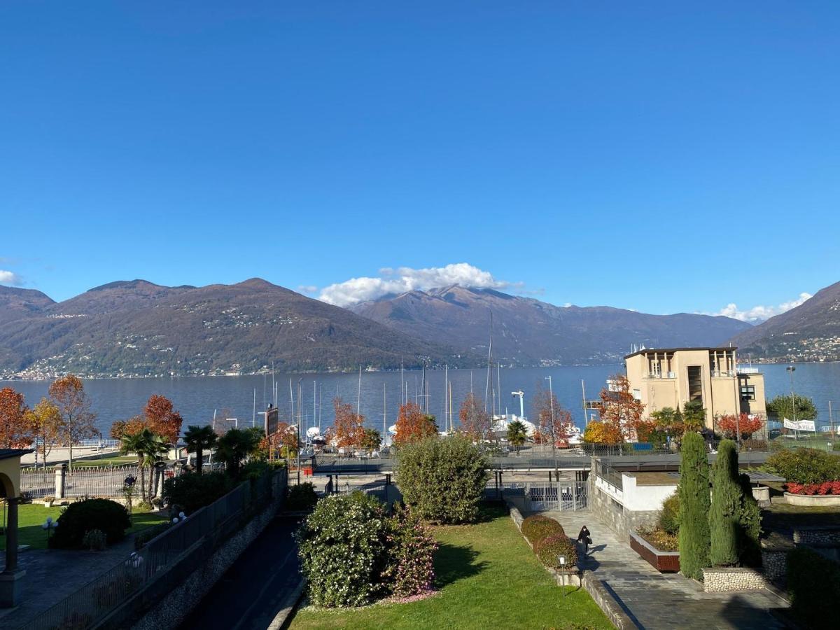 Appartamento Palazzo Di Vetro Luino Buitenkant foto